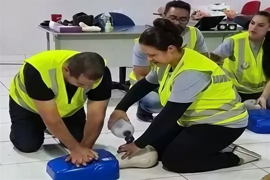 Treinamento: Operação de DEA e Suporte Básico de Vida