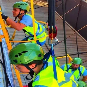 Inspeção visual: Prática do curso de NR 33 e NR 35: Trabalho em Altura e Espaço Confinado - Registro 2